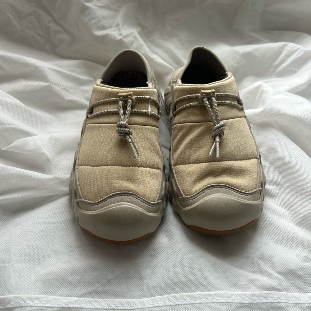 Keen Men's Tan Slip-On Sneakers - Picture 2 of 6